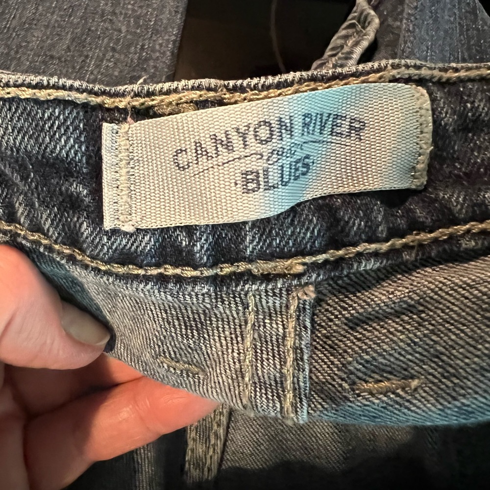 Capri Jeans - Picture 4 of 5